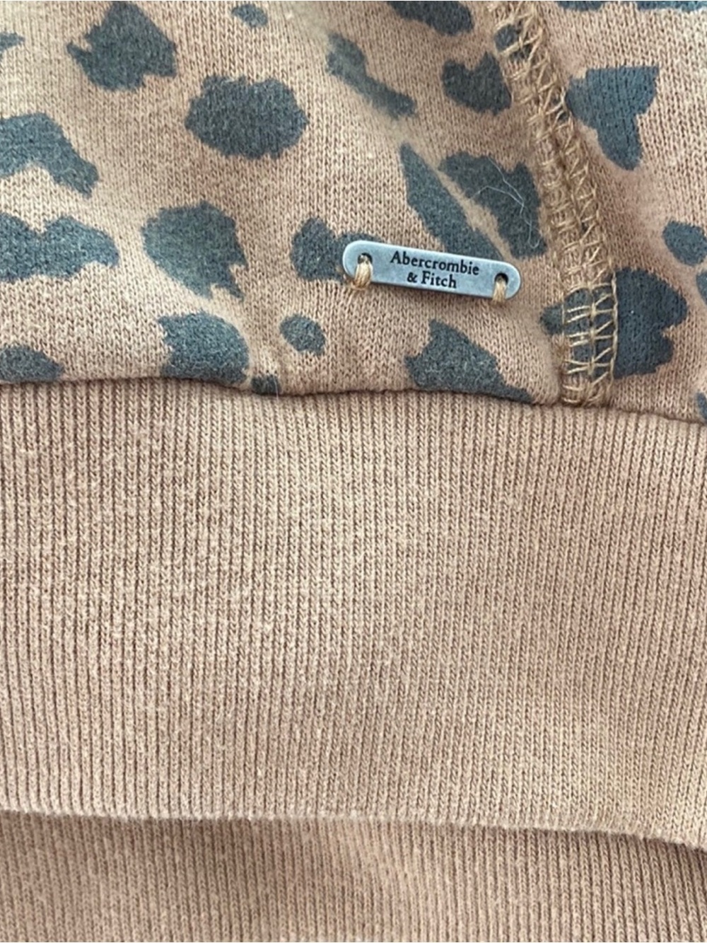 Abercrombie & Fitch XS soft fleece leopard hoodie - Picture 3 of 11